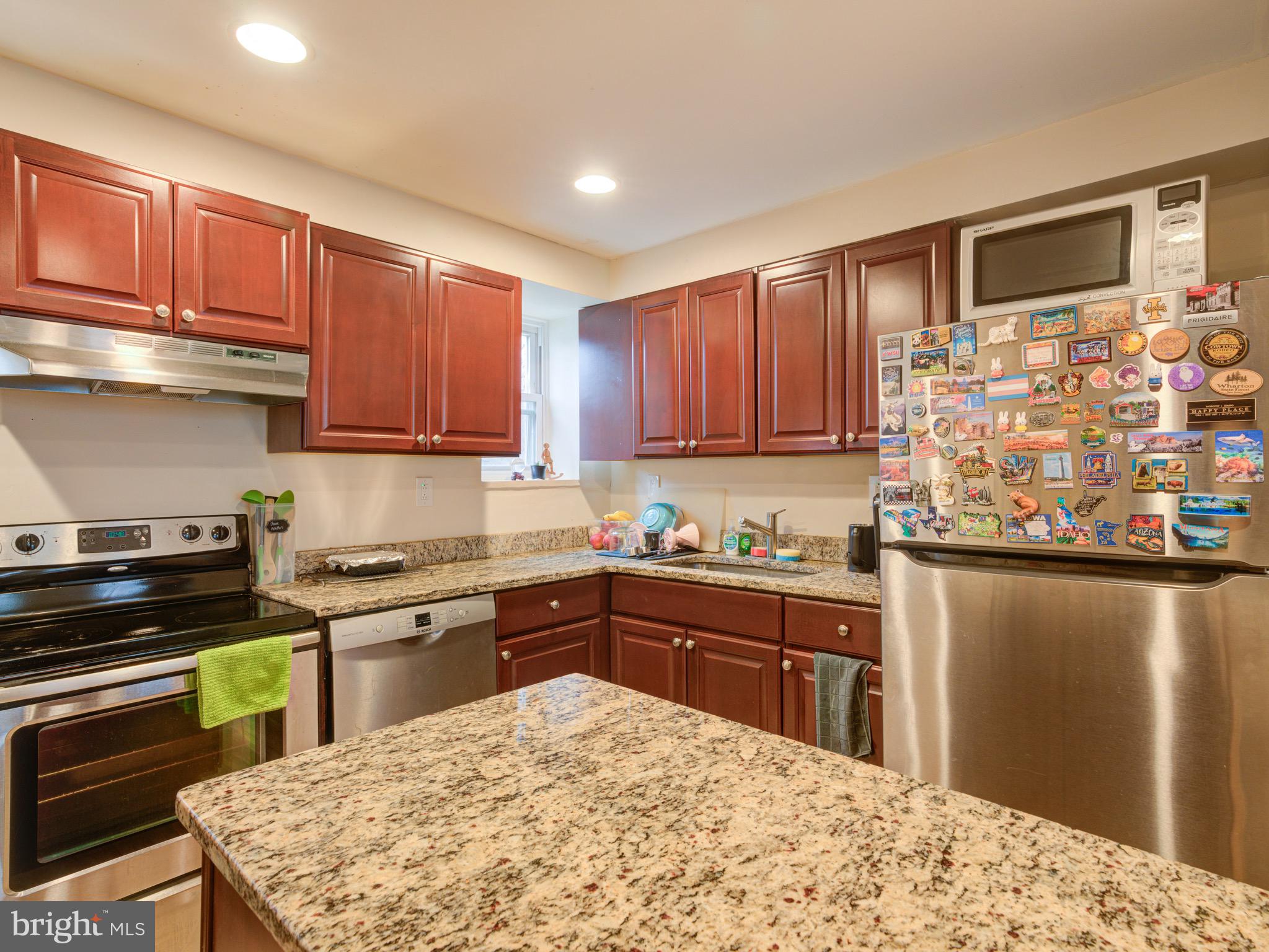 EAST KENSINGTON - Residential