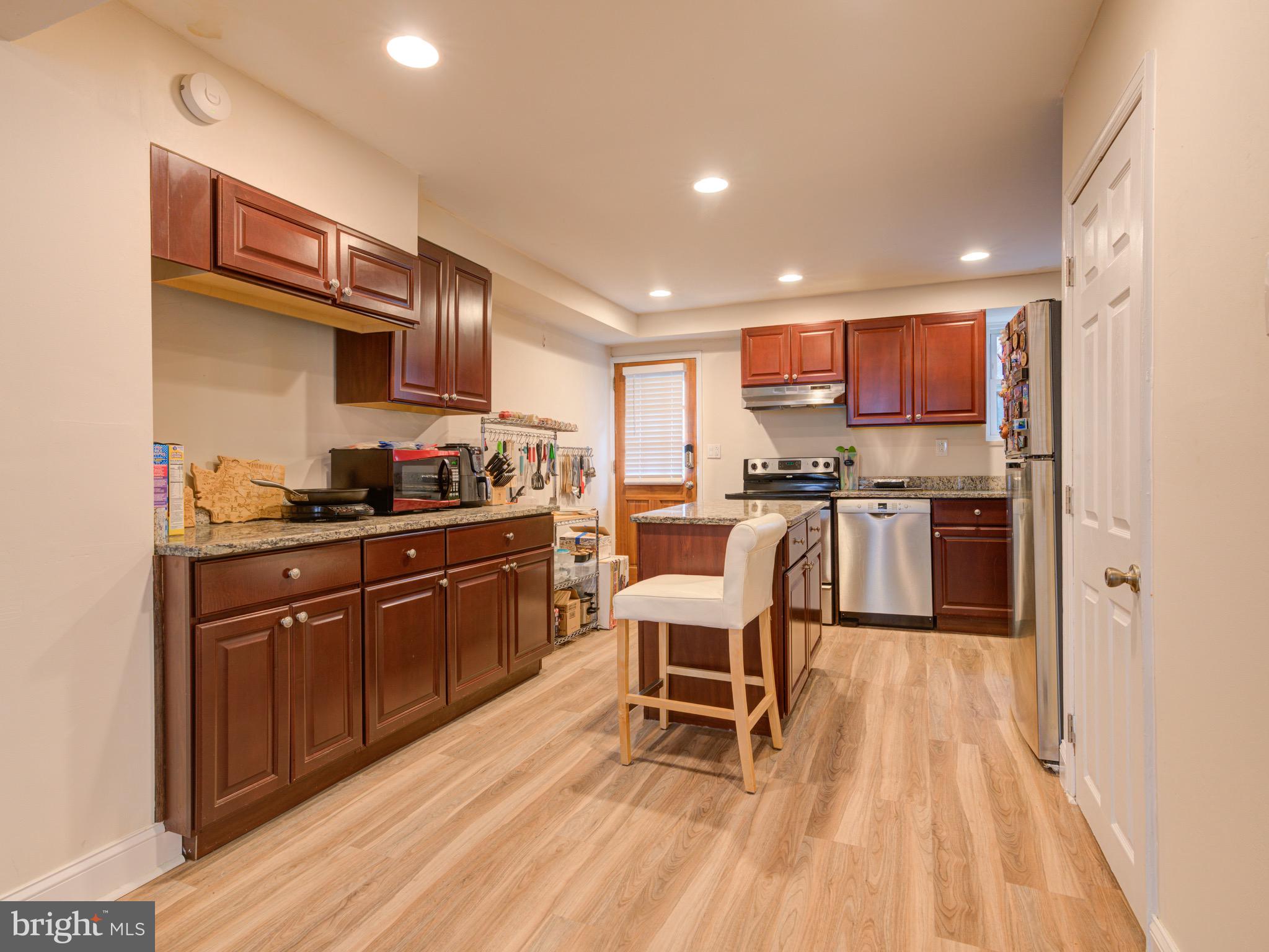 EAST KENSINGTON - Residential