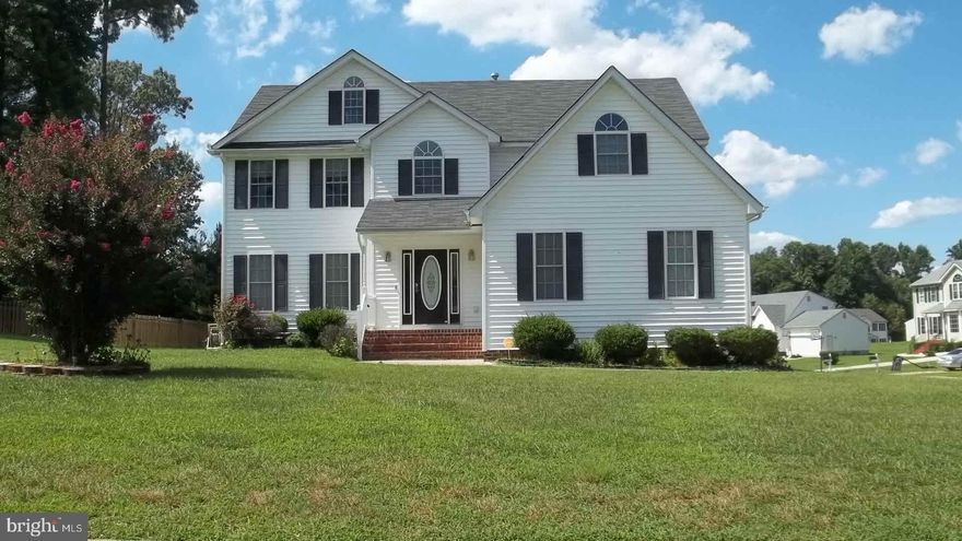 Great Location - 15 min to VCU .Corner Lot at 6728 Southbury Ct. in Henrico (Richmond) Va. 2-story entry, formal Dinning Room next to Living Room.  Well equipped  Kitchen with Granite Counter Tops, with a Gas Range, Hardwood Floor,  Breakfast area, Family Room with a Gas Fireplace, Laundry Room and a  2-car Side Garage.  The 2nd floor a large MSTR suite with a sitting area,  with 2 closets, Shower and Tub;  plus 3 additional Bed  Rooms. New Heat Pump - OPEN to Agent Showing by APPOINTMENT Only..... Seller's Evaluation : $Offer, $EMD, % Down, Potential Appraisal $Shortage.