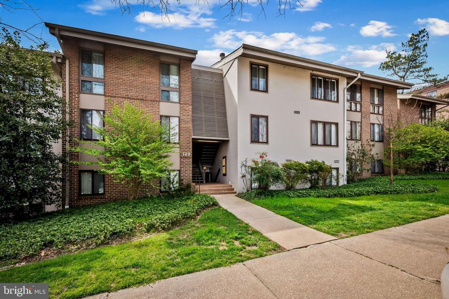 OPEN HOUSE - SUNDAY, 4/14, 11:00 - 1:00 CANCELLED.
Stylish one bedroom, one bath condominium with deeded covered parking and conveniently located on the ground level. The property has been renovated and features an open floor plan design incorporating the living, dining, and kitchen areas. Highlights of the home include: welcoming entry with two closets, sleek white kitchen with wood cabinets, Samsung stainless steel appliances, quartz countertops, large kitchen island, slider to patio, remodeled bath with spacious shower and marble tile flooring, nicely-sized bedroom with two huge closets, eye-catching deluxe vinyl wood flooring throughout, crown molding, and custom window treatments.  A stand-out feature of the property is the charming, enclosed patio surrounded by gardens and perfect for relaxation or casual dining.  A storage bin is also provided.  The building’s laundry room is ideally located next door to the condo.  There is ample guest parking in front of the building. The Cross Keys development offers a terrific lifestyle.  Community amenities include pool, tennis courts, clubhouse, jogging paths, shops, restaurants, coffee shop.