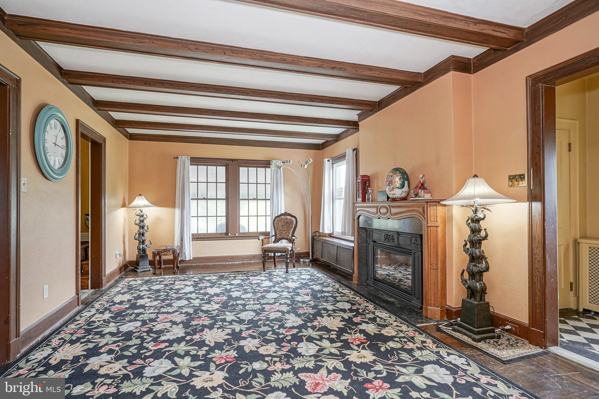 1074 E LANDIS AVENUE