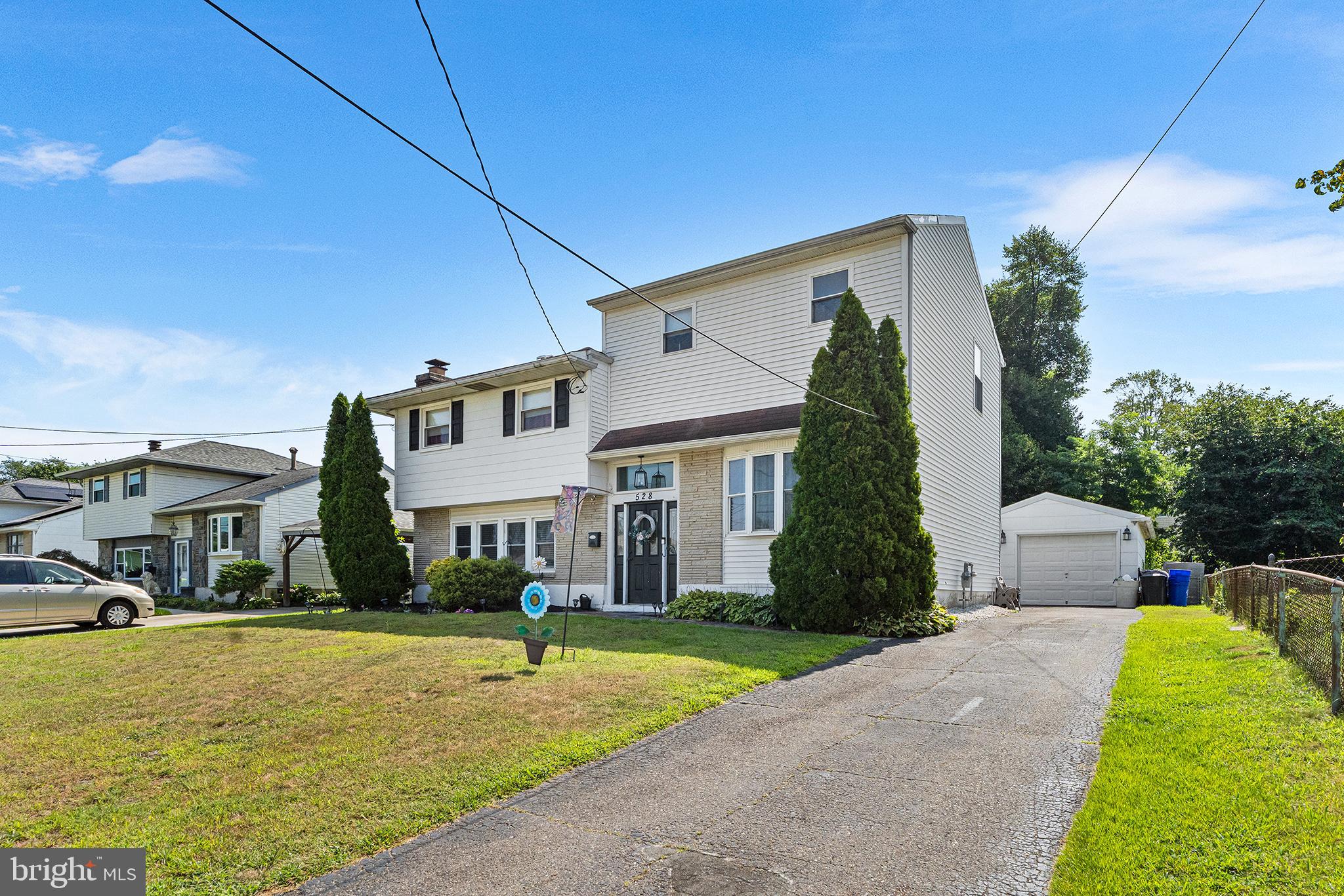 528 HIRSCH AVENUE