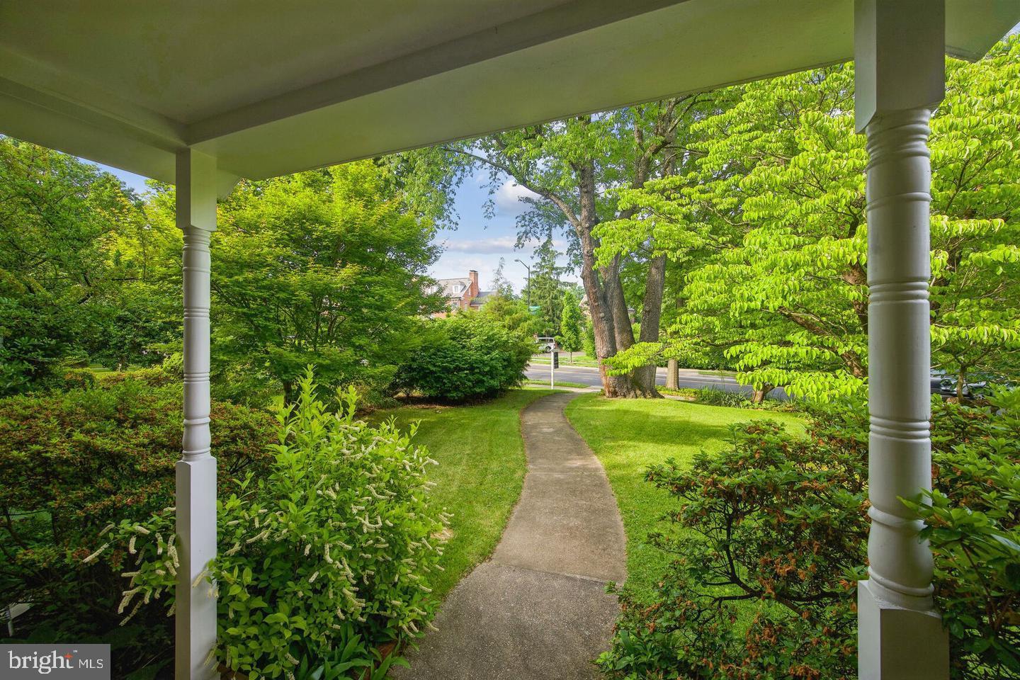 5028 MASSACHUSETTS AVENUE NW