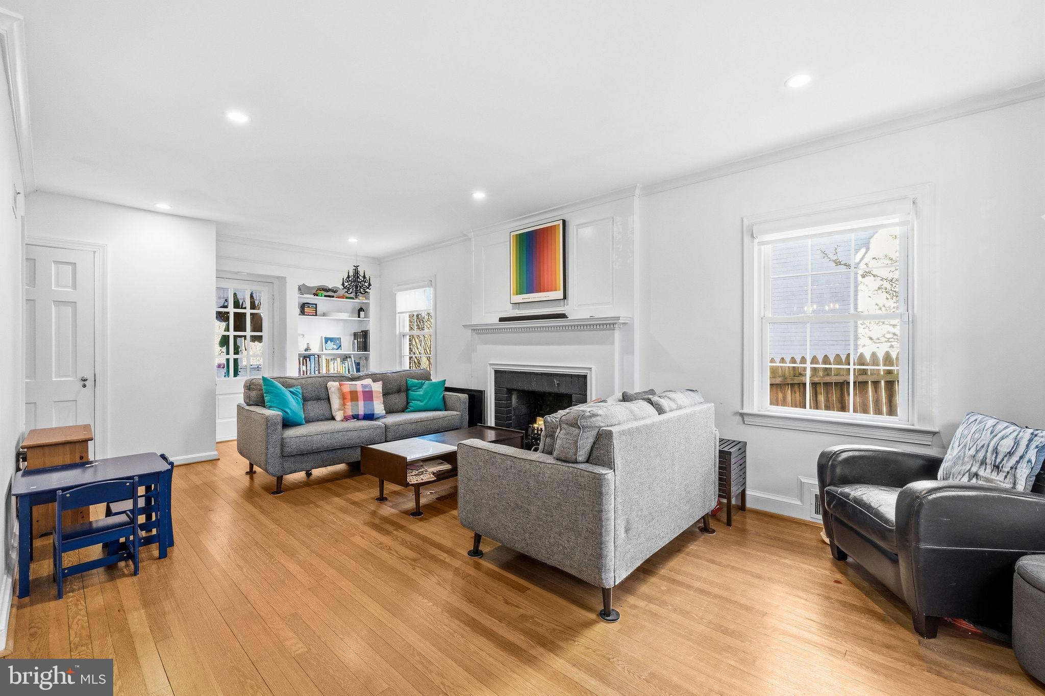 5028 MASSACHUSETTS AVENUE NW