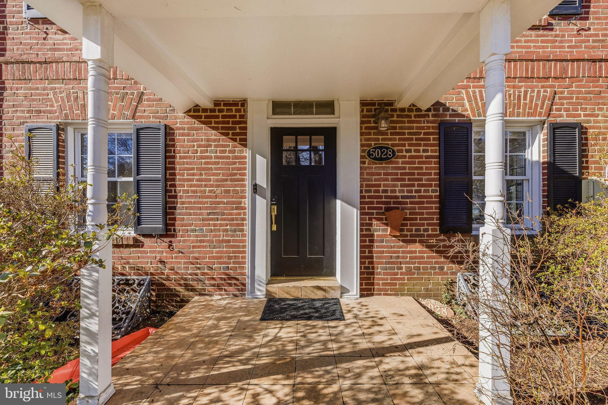 5028 MASSACHUSETTS AVENUE NW