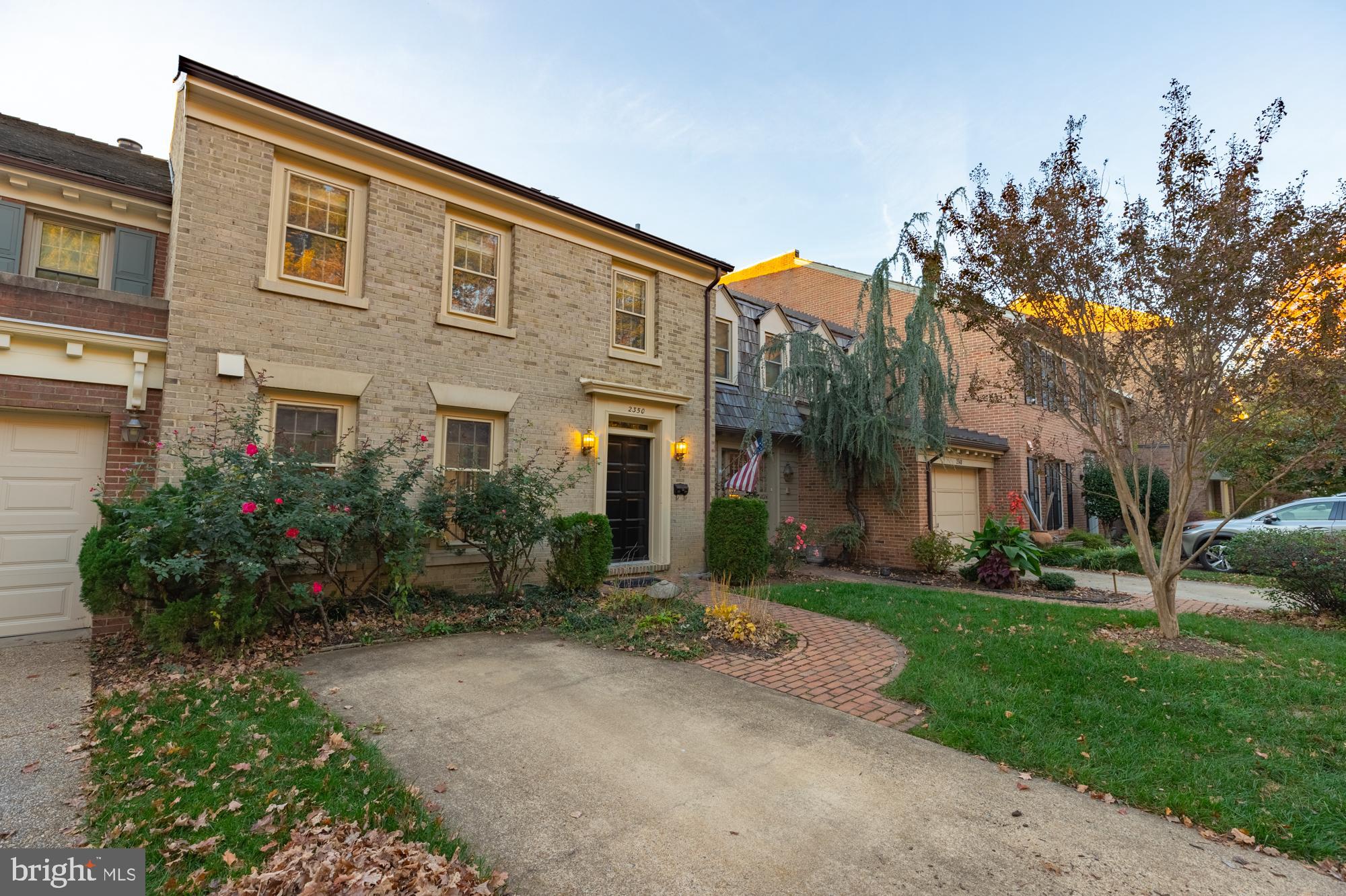 FOREST HILLS - Residential Lease