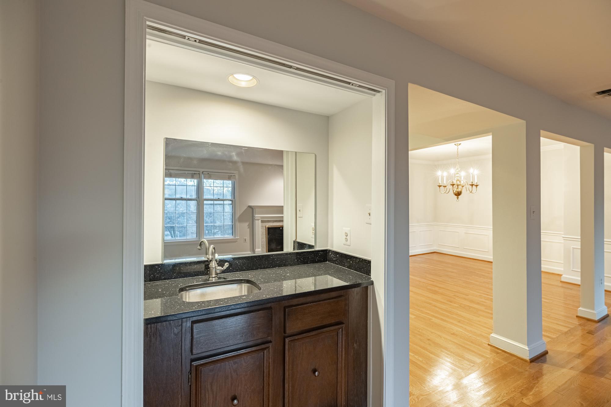 FOREST HILLS - Residential Lease