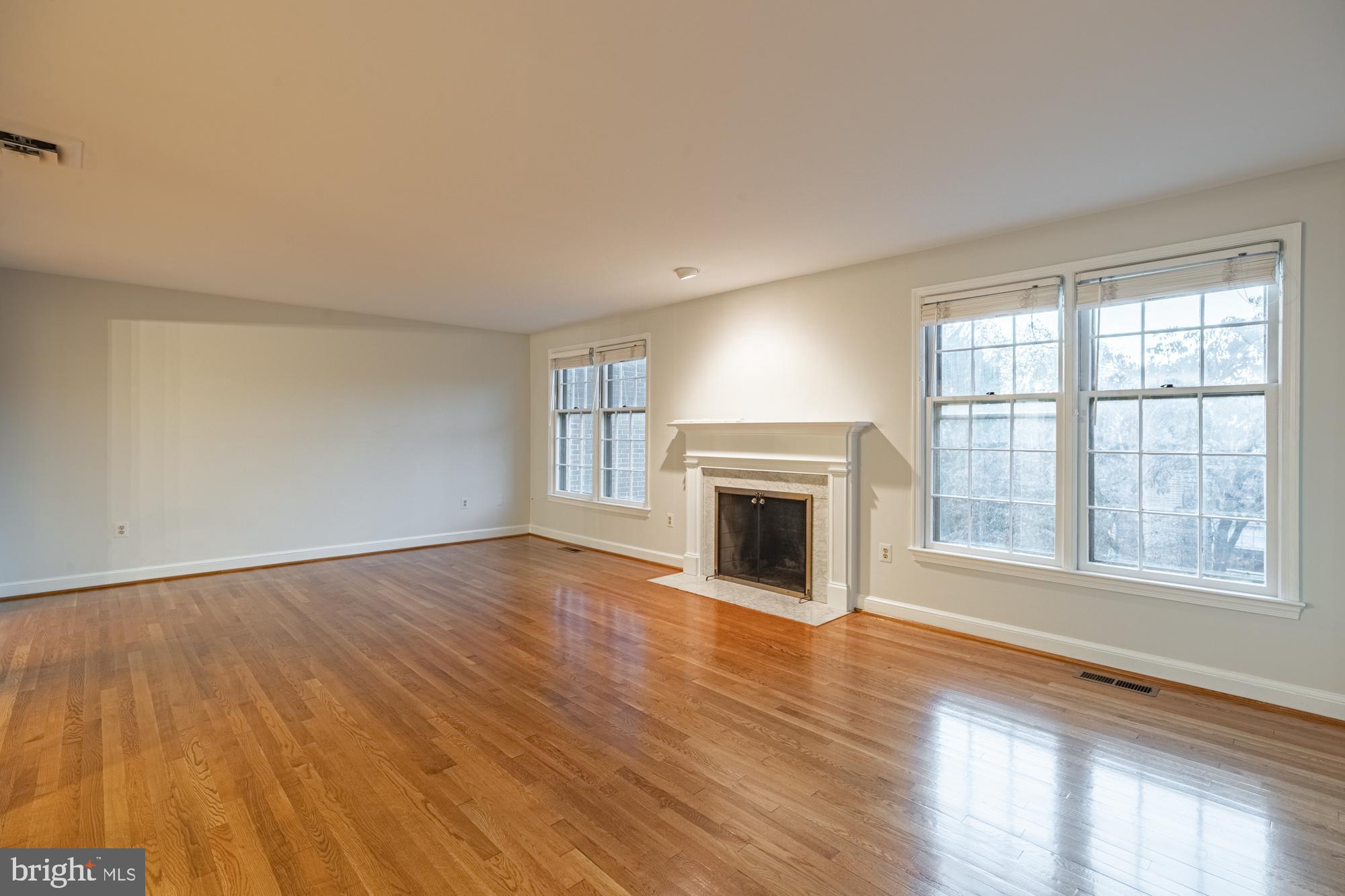 FOREST HILLS - Residential Lease