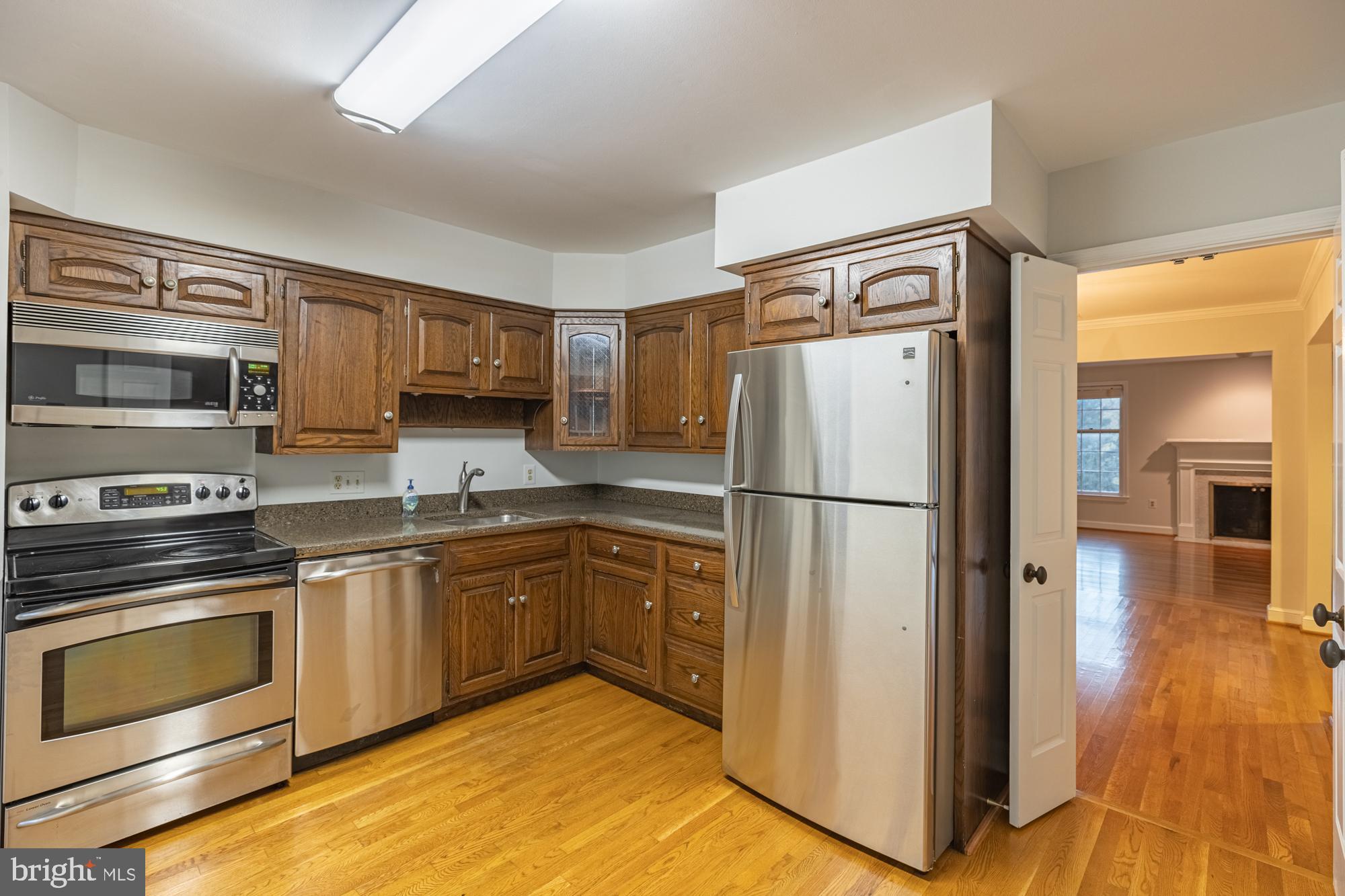 FOREST HILLS - Residential Lease