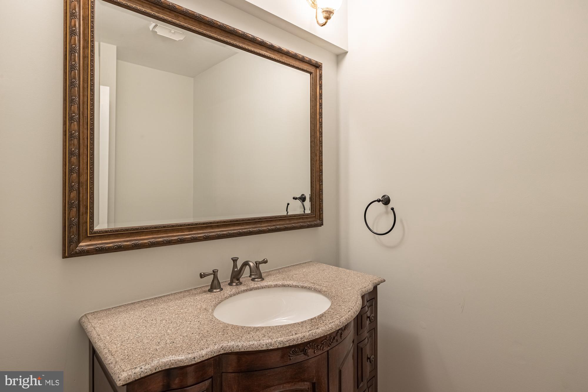 FOREST HILLS - Residential Lease