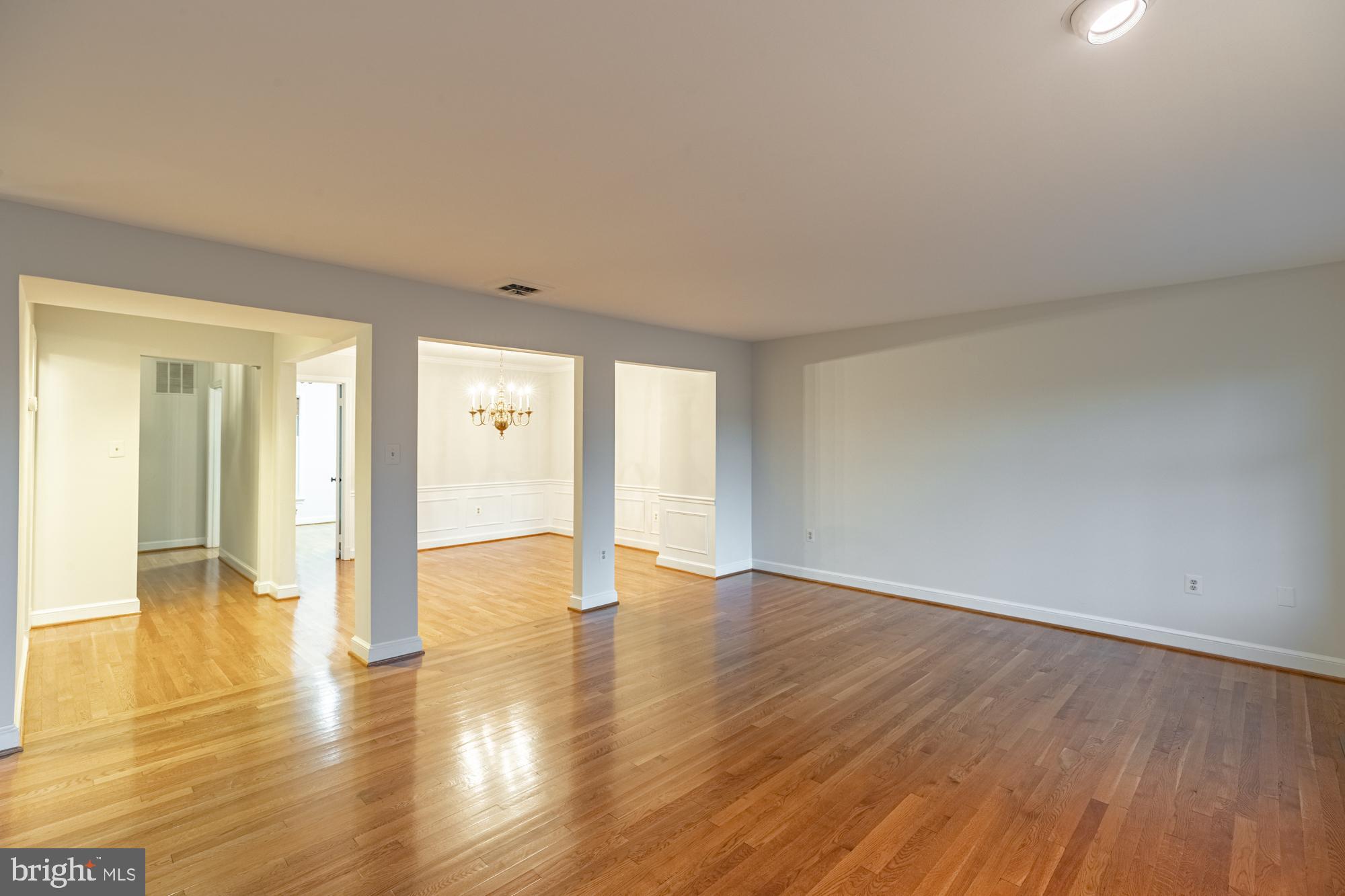 FOREST HILLS - Residential Lease