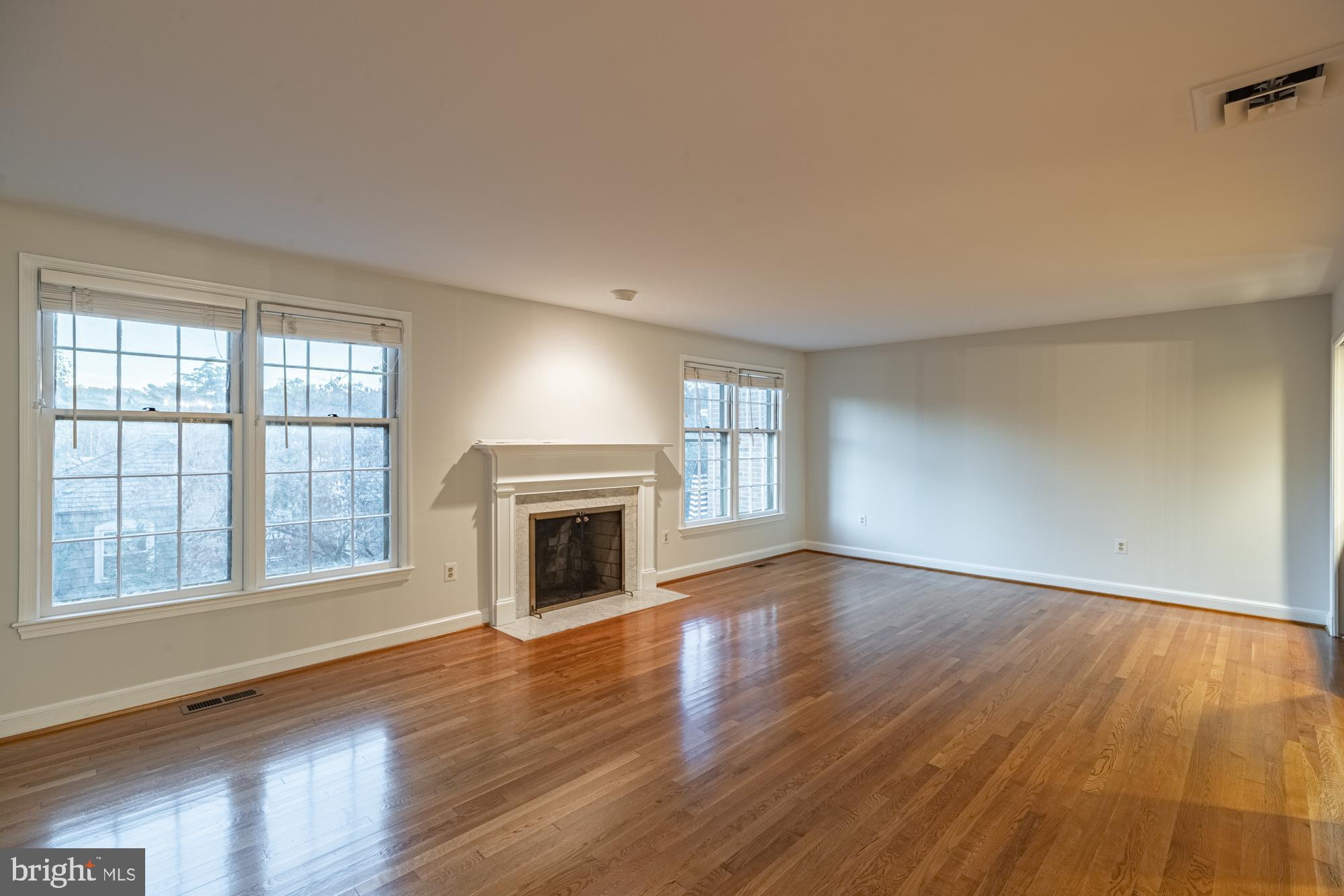 FOREST HILLS - Residential Lease