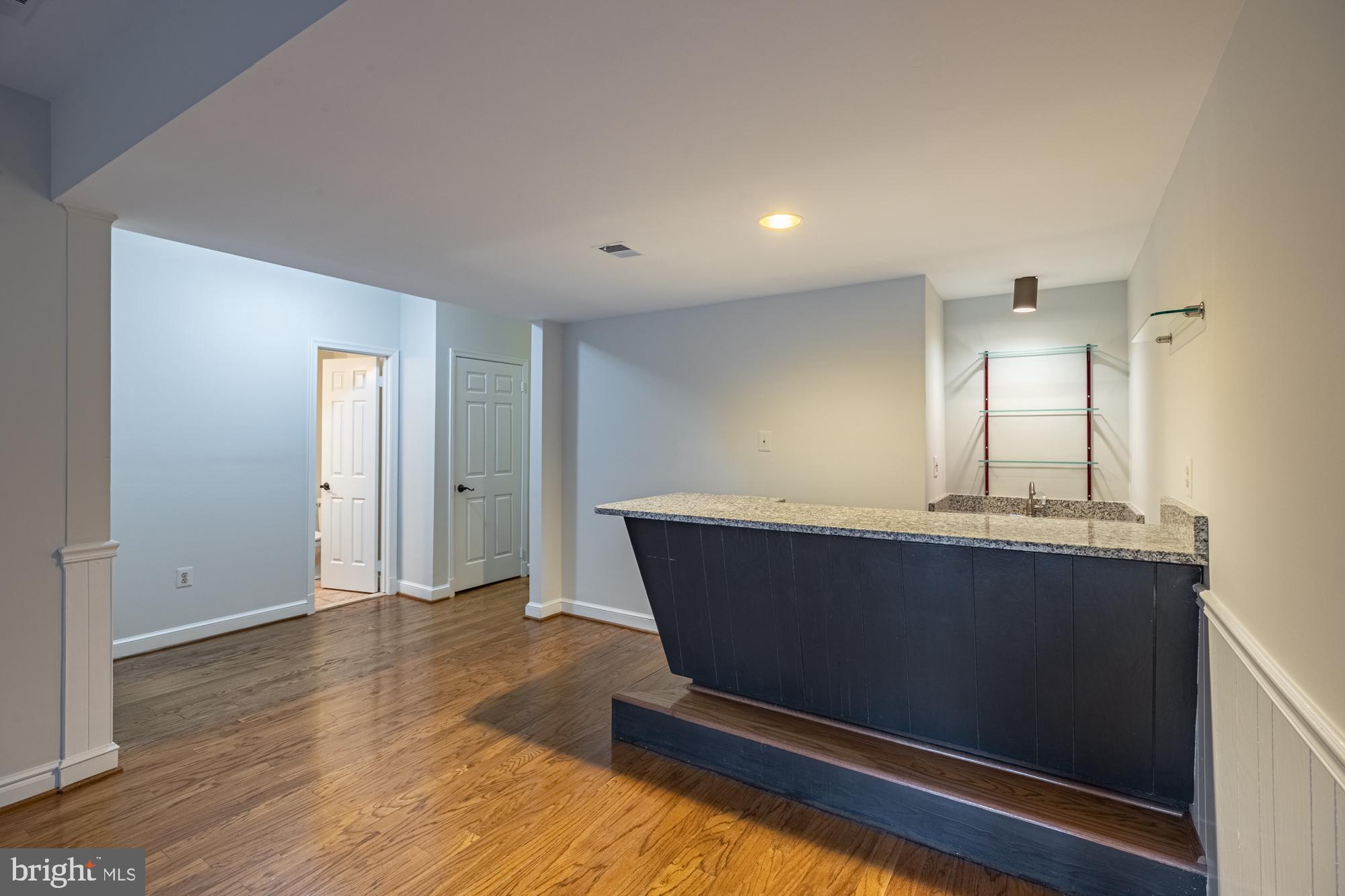 FOREST HILLS - Residential Lease