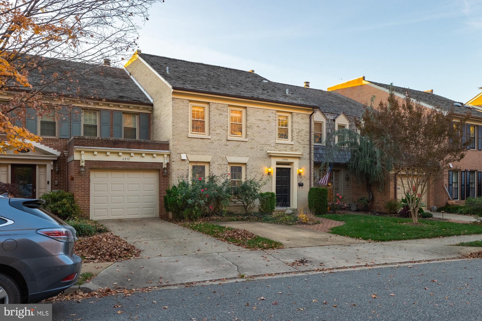 FOREST HILLS - Residential Lease