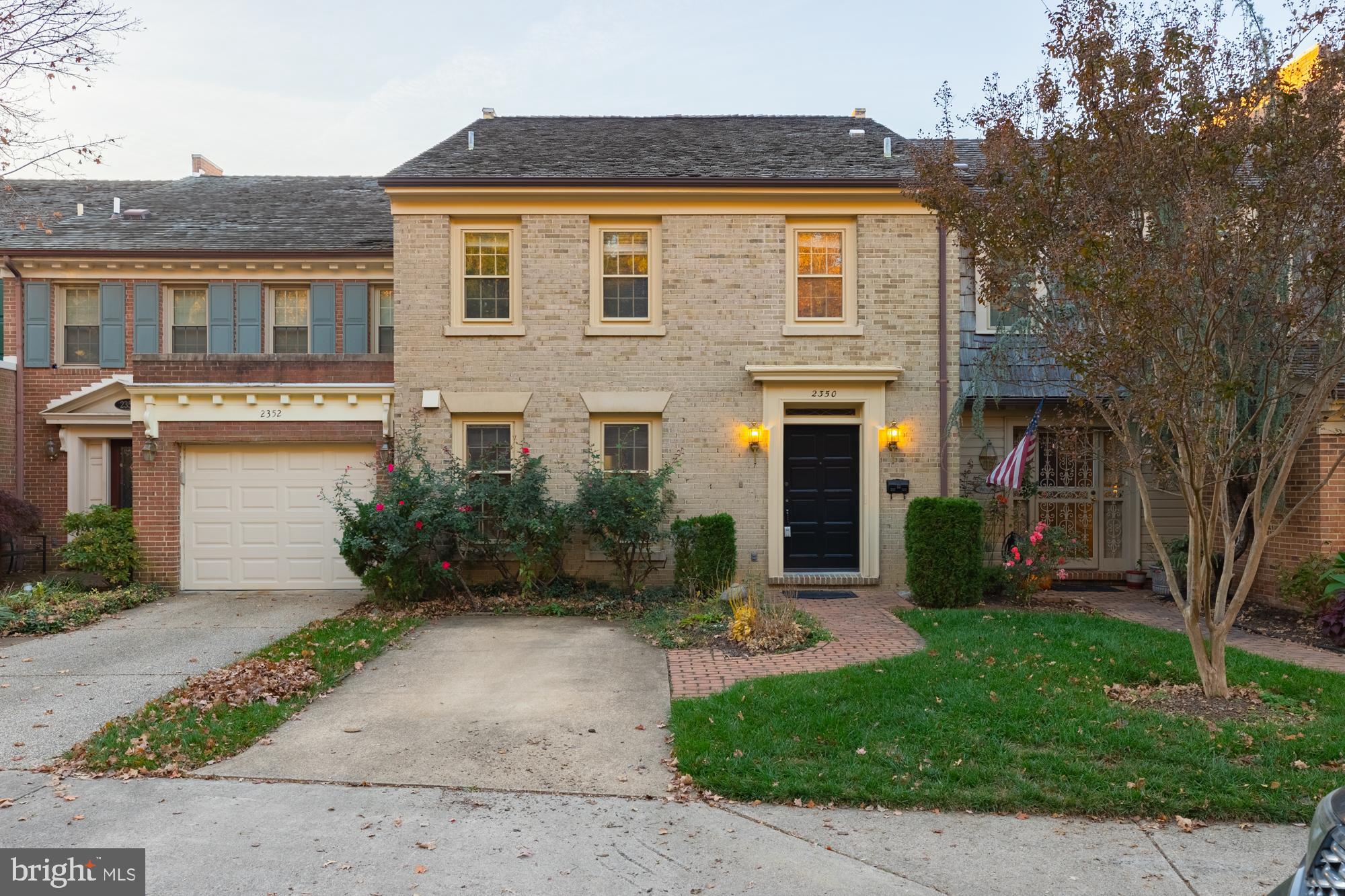 FOREST HILLS - Residential Lease