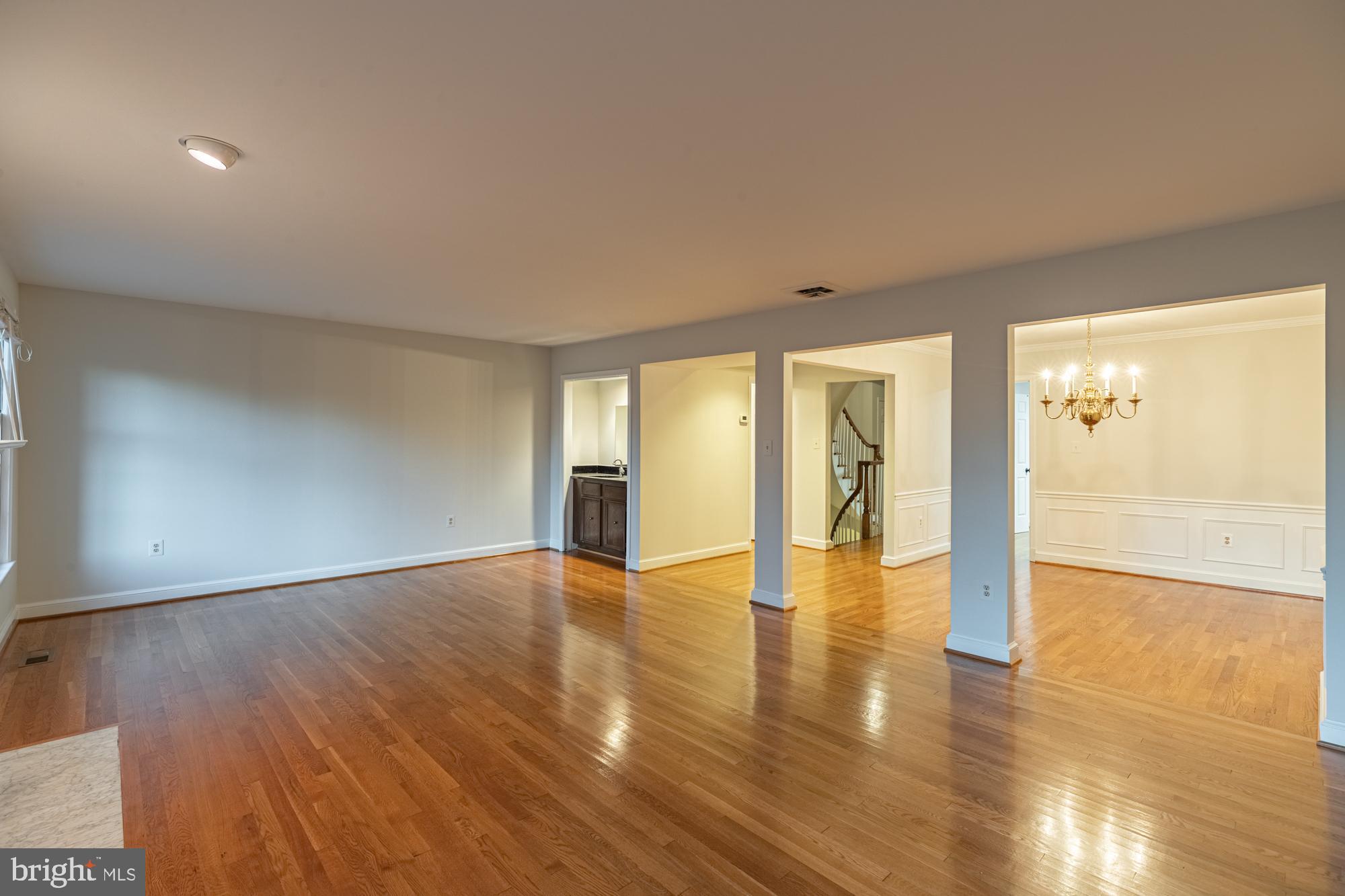 FOREST HILLS - Residential Lease