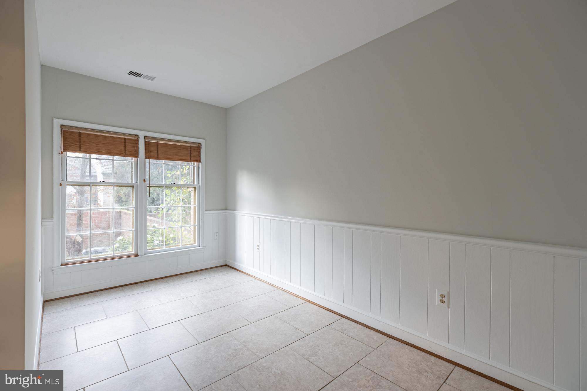 FOREST HILLS - Residential Lease