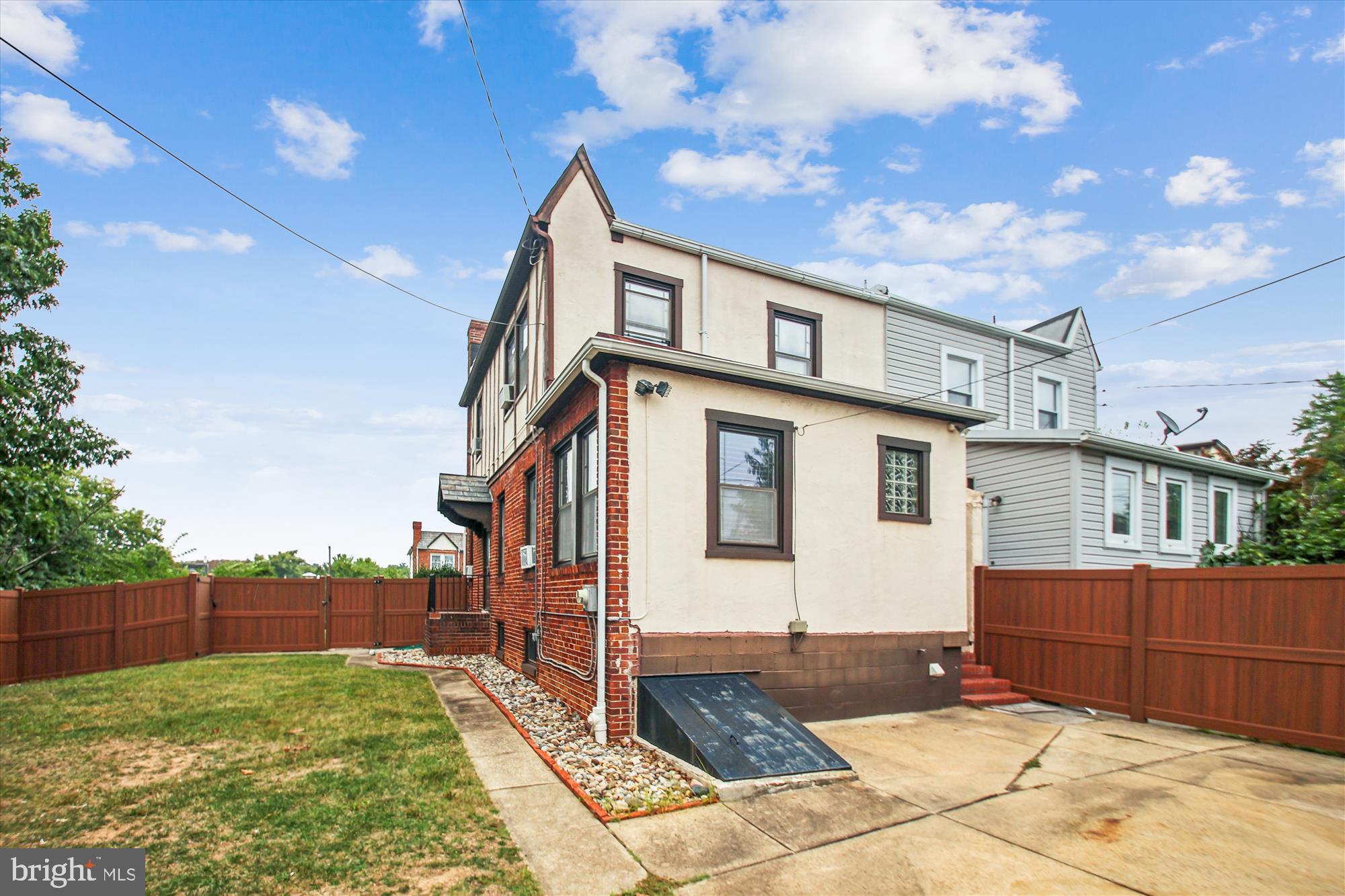 WALTHERSON - Residential