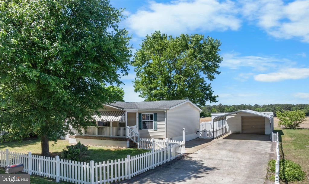 Photo of 28316 Chippewa Avenue, MILLSBORO, DE 19966 (MLS # DESU2110818)