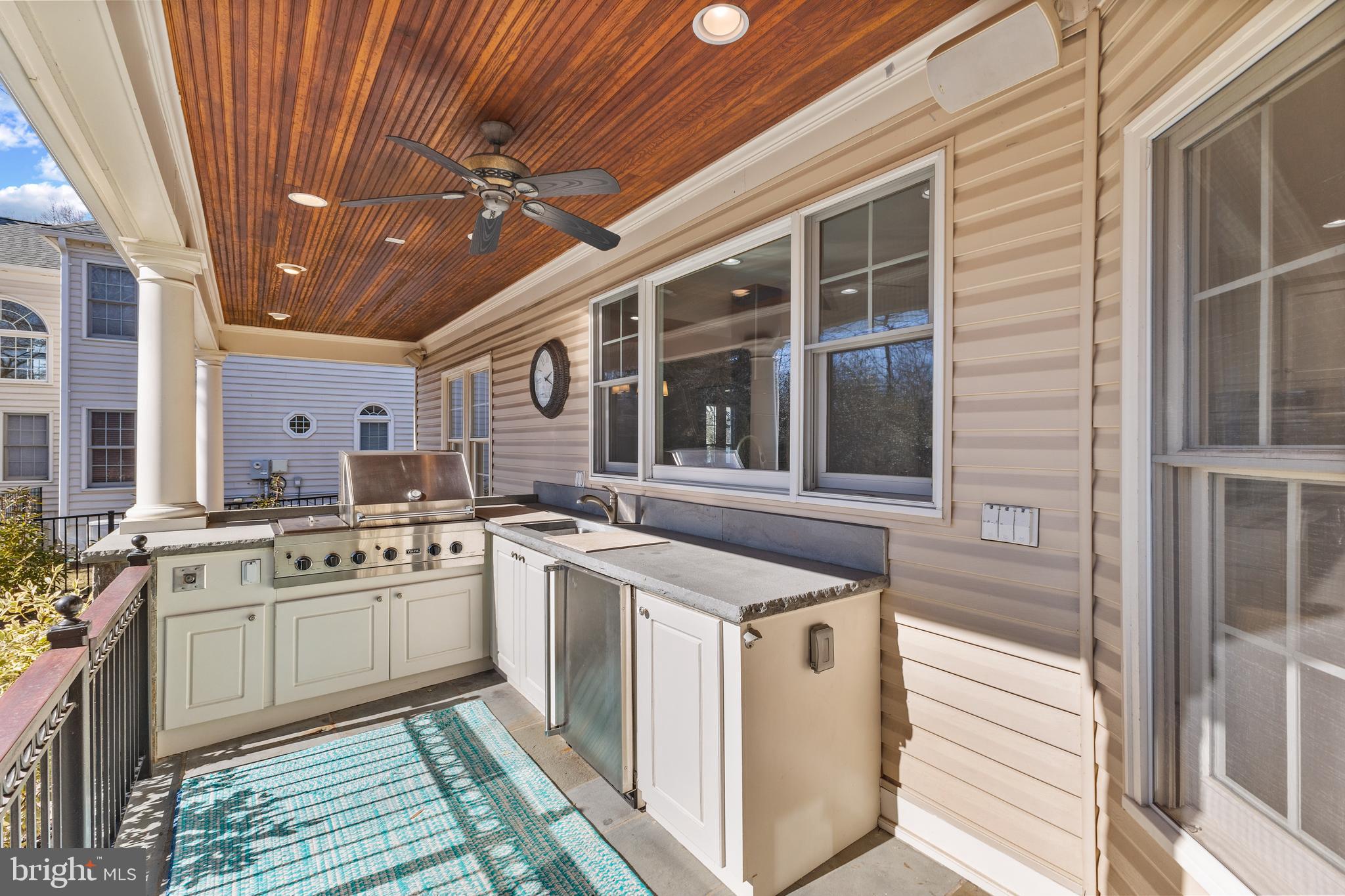 HUNTER'S MANOR - Residential