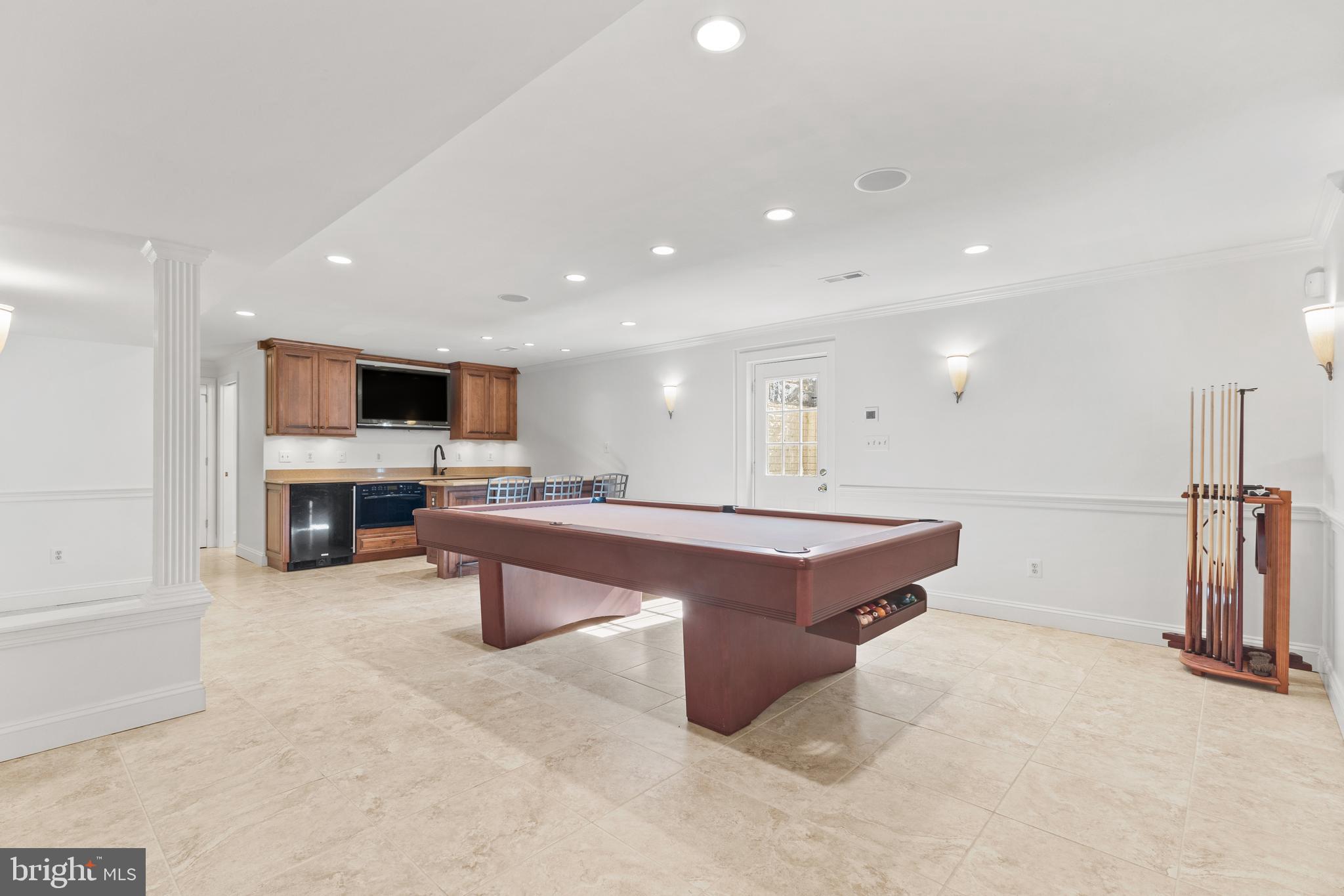 HUNTER'S MANOR - Residential