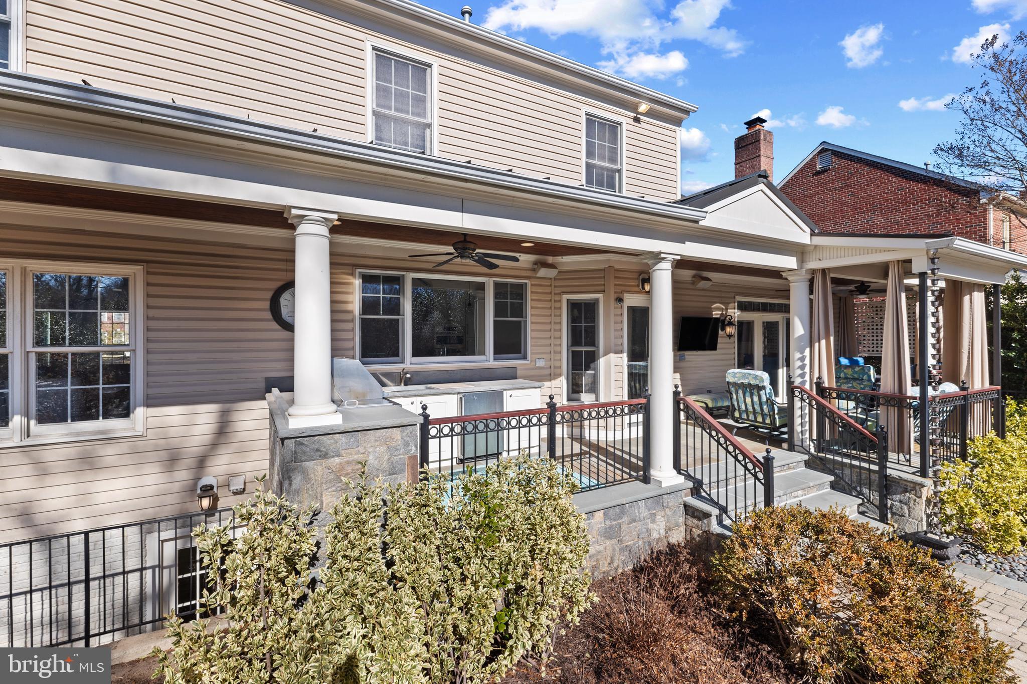 HUNTER'S MANOR - Residential