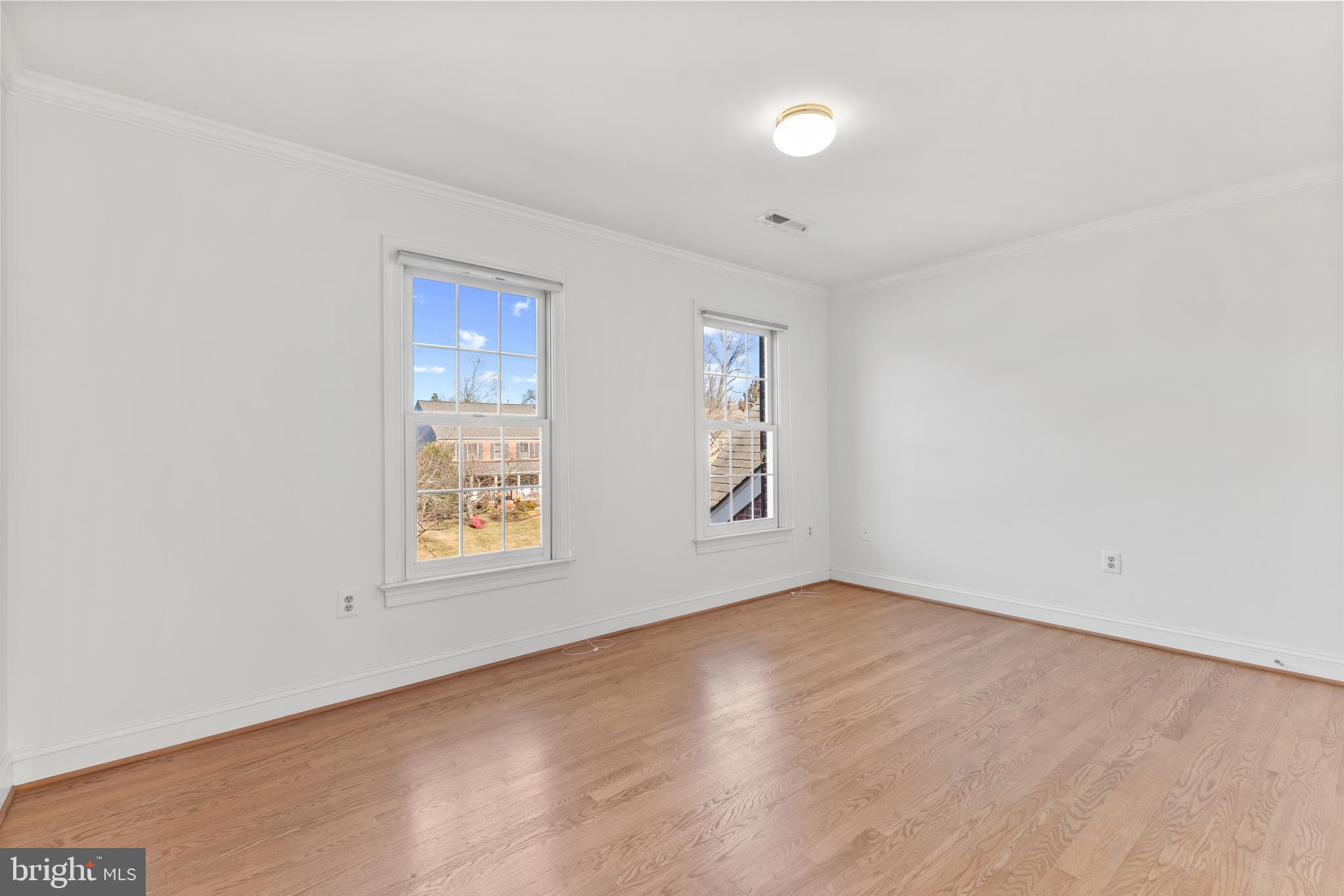 HUNTER'S MANOR - Residential