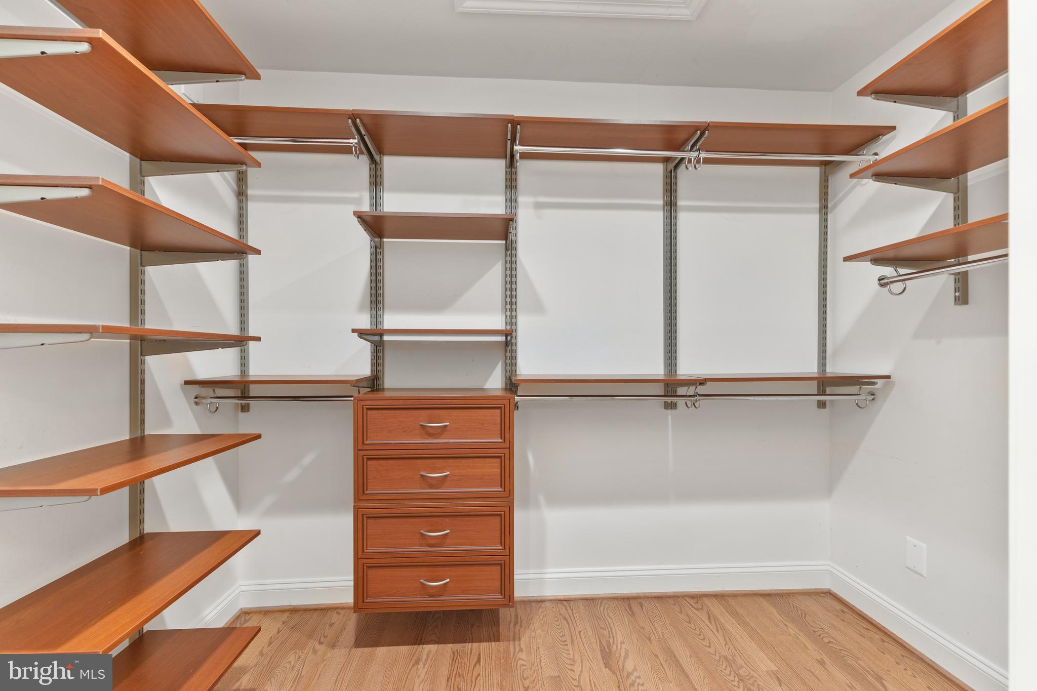 HUNTER'S MANOR - Residential