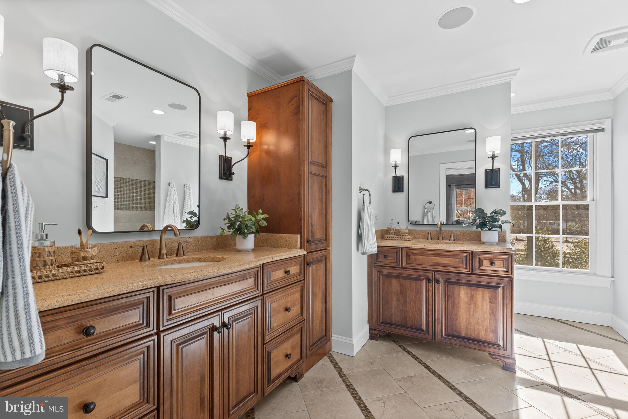 HUNTER'S MANOR - Residential