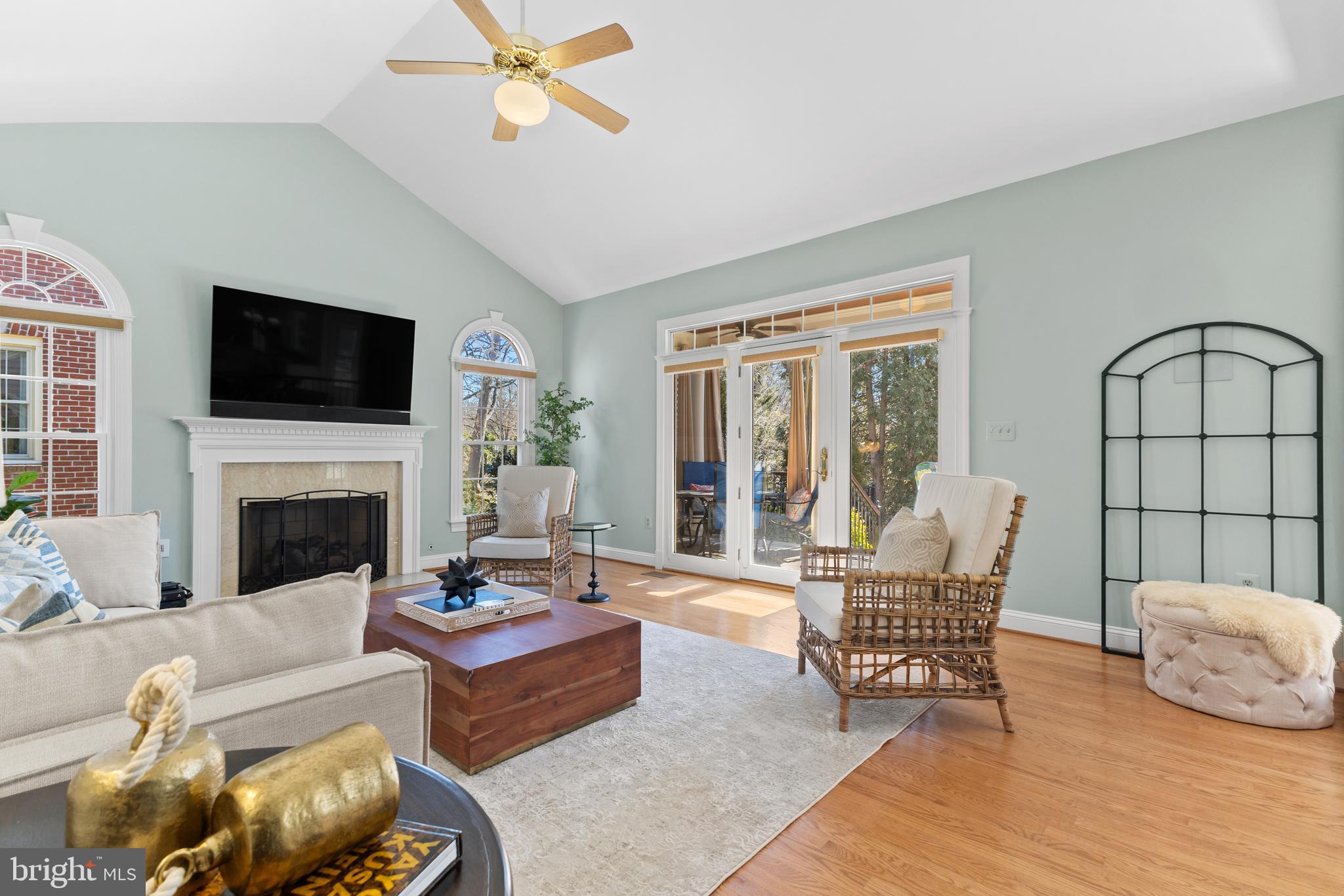 HUNTER'S MANOR - Residential