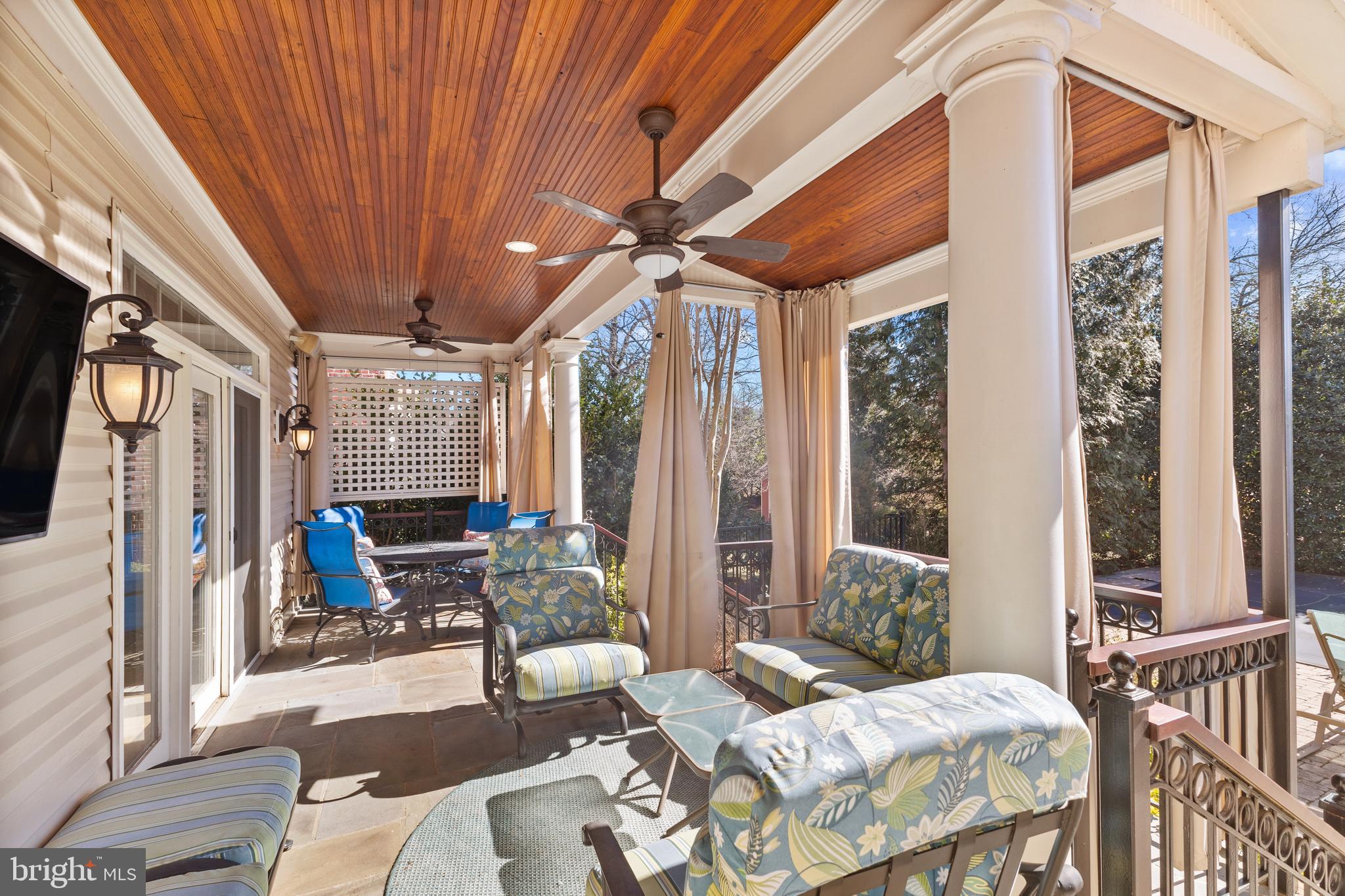 HUNTER'S MANOR - Residential