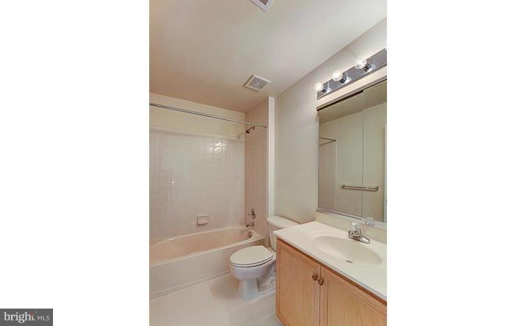 BELMONT COUNTRY CLUB - Residential Lease