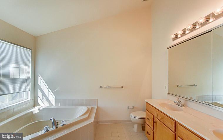 BELMONT COUNTRY CLUB - Residential Lease