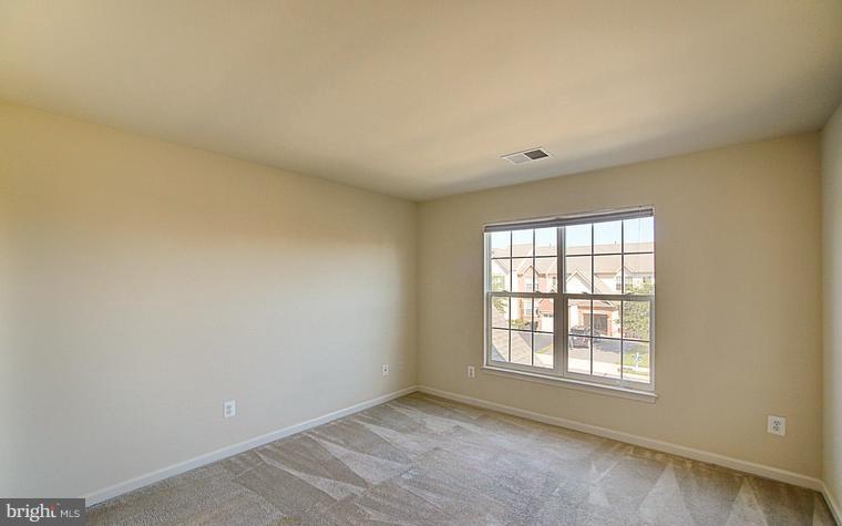 BELMONT COUNTRY CLUB - Residential Lease