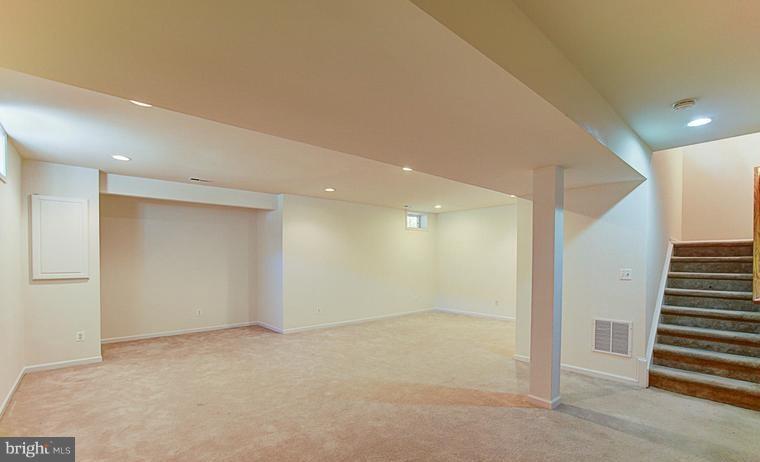 BELMONT COUNTRY CLUB - Residential Lease