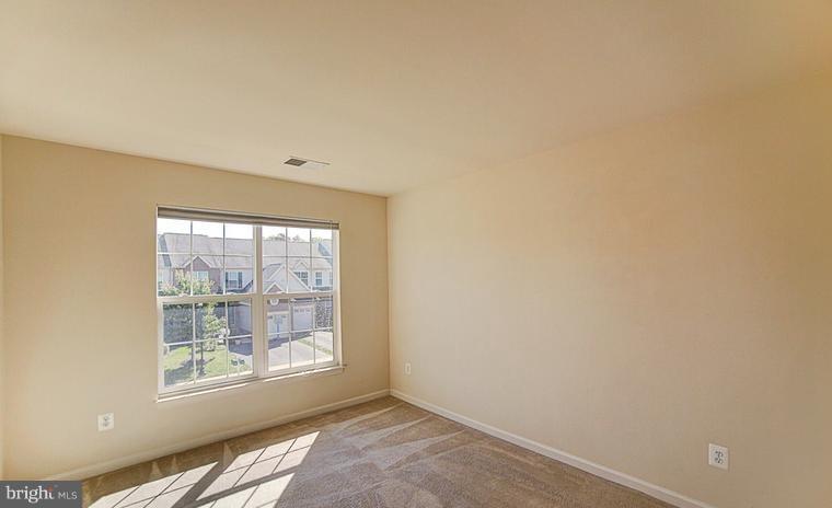 BELMONT COUNTRY CLUB - Residential Lease