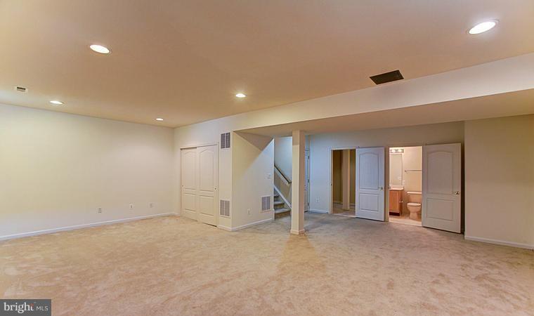 BELMONT COUNTRY CLUB - Residential Lease