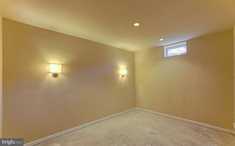 BELMONT COUNTRY CLUB - Residential Lease