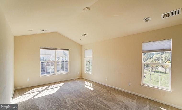 BELMONT COUNTRY CLUB - Residential Lease