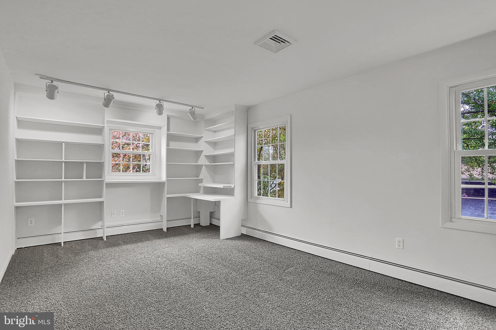 KIMBERLY MEADOWS - Residential