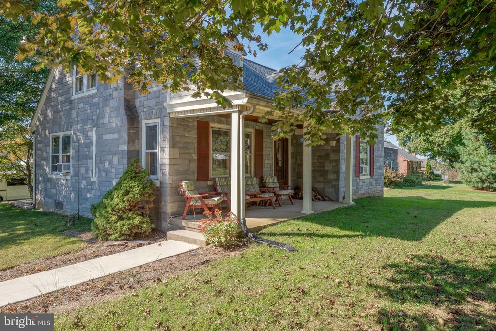 Photo of 424 Lampeter Road, LANCASTER, PA 17602 (MLS # PALA2077494)