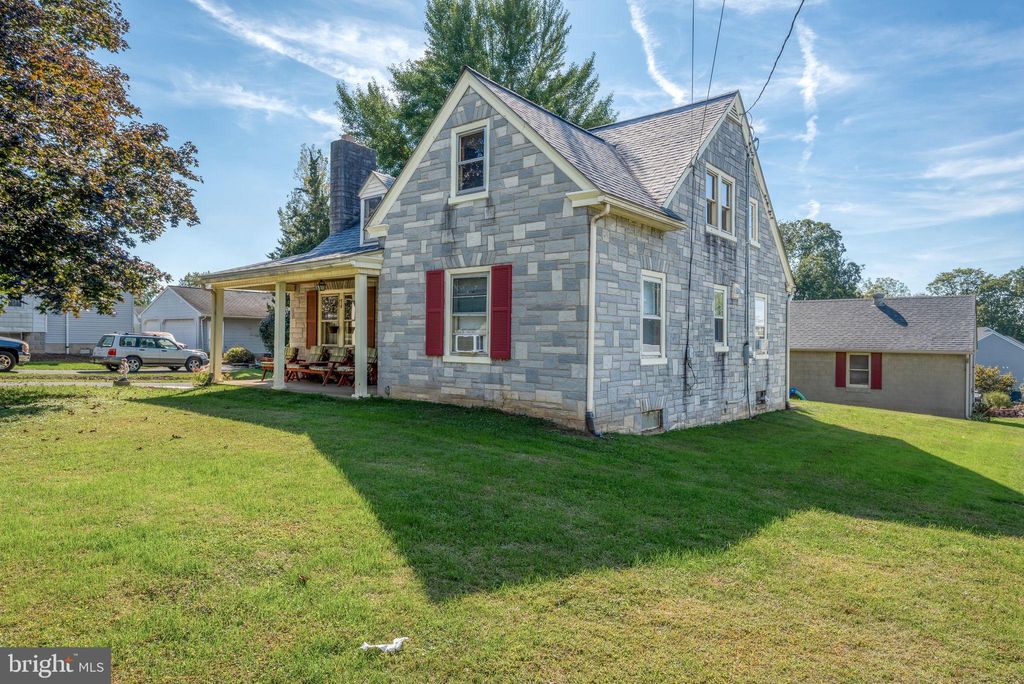 Photo of 424 Lampeter Road, LANCASTER, PA 17602 (MLS # PALA2077494)