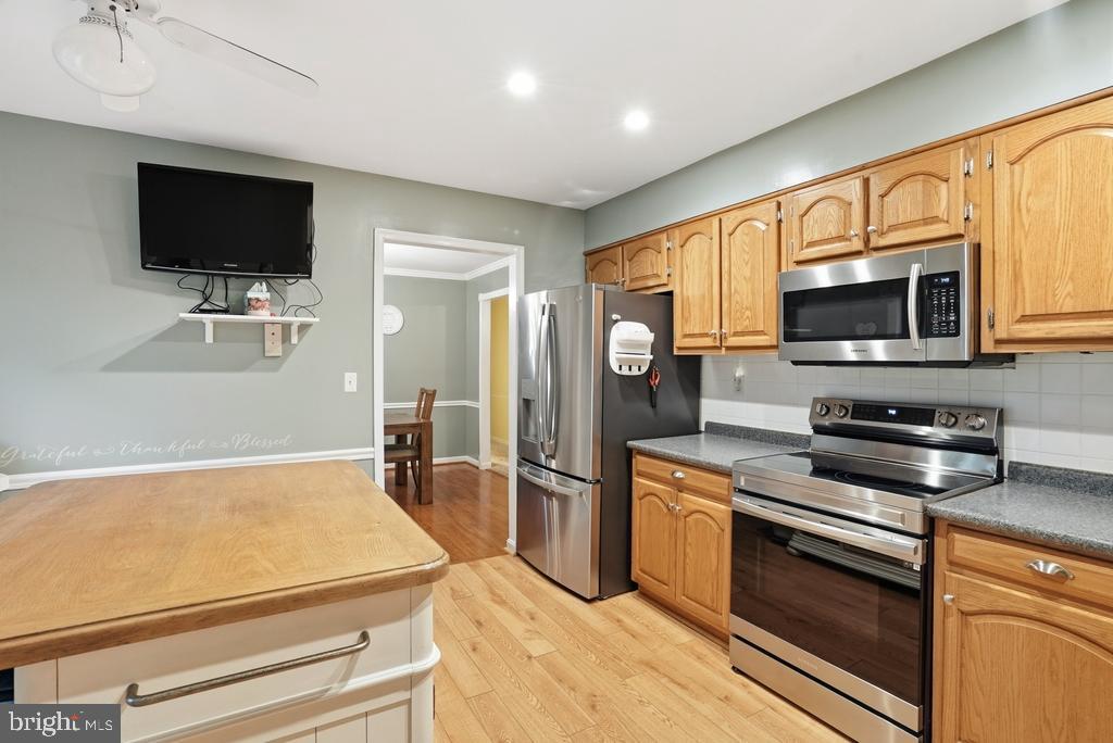 3140 APPLE CREEK LANE