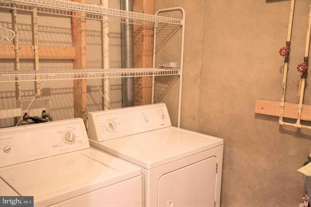 SKYVIEW PARK - Residential Lease