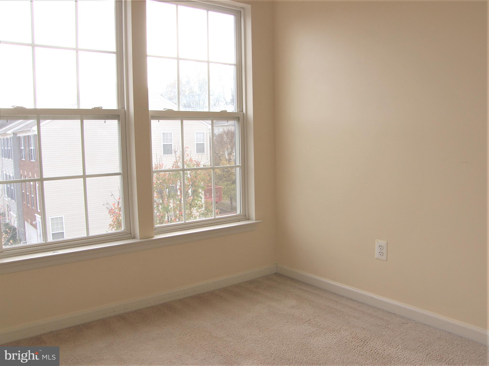 SKYVIEW PARK - Residential Lease