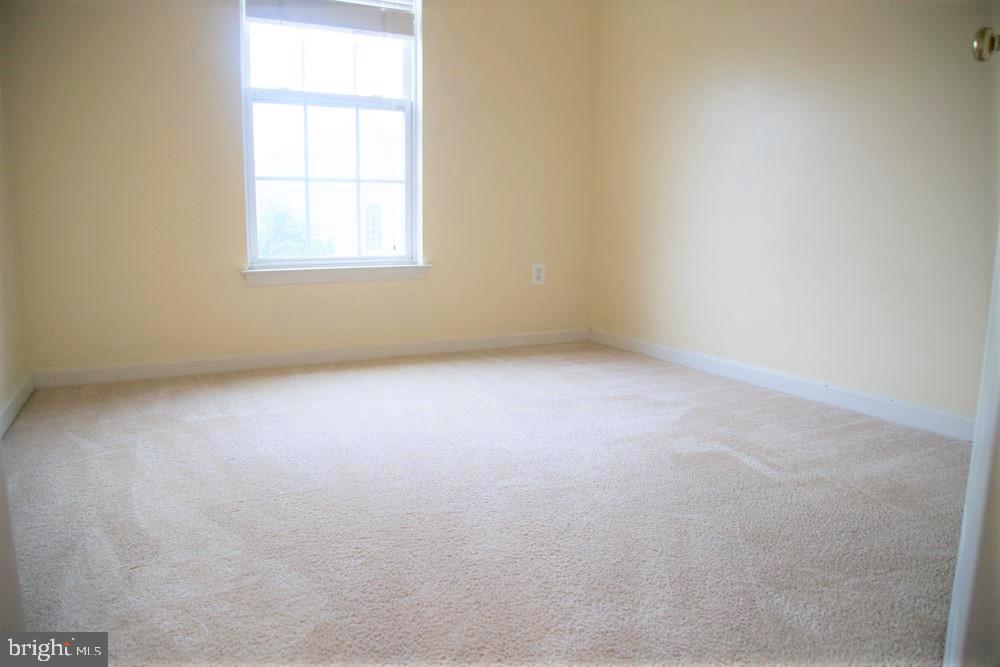 SKYVIEW PARK - Residential Lease