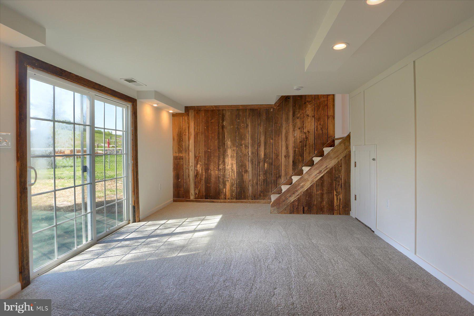 FOREST HILLS - Residential