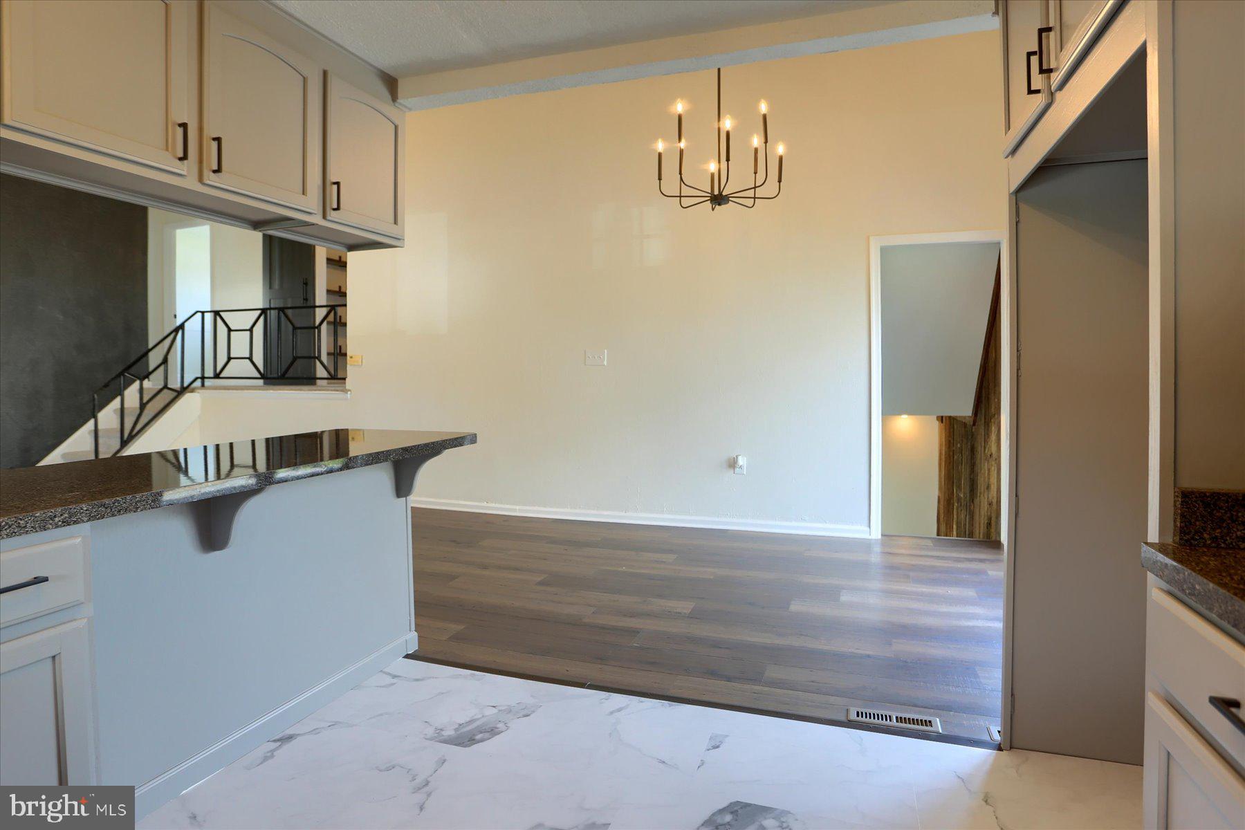 FOREST HILLS - Residential