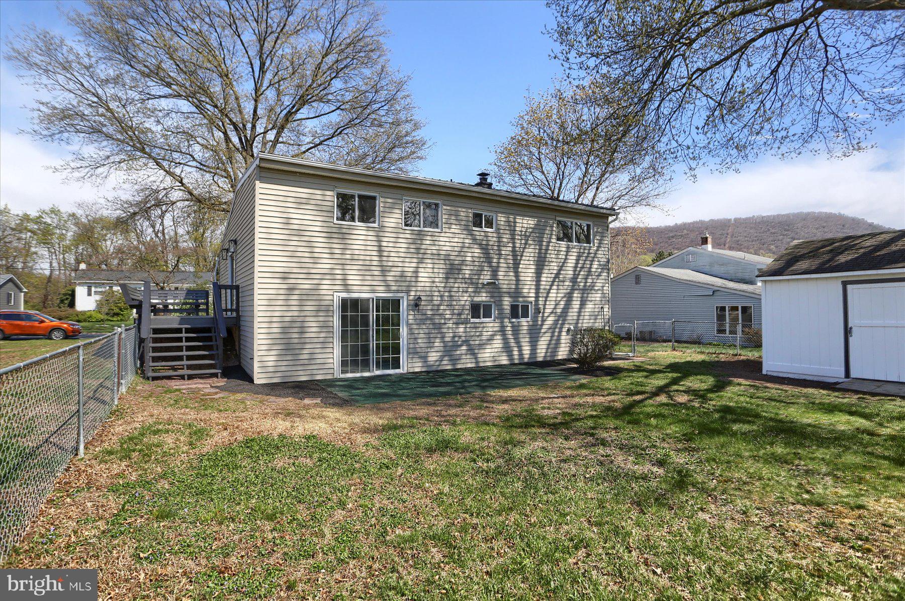 FOREST HILLS - Residential