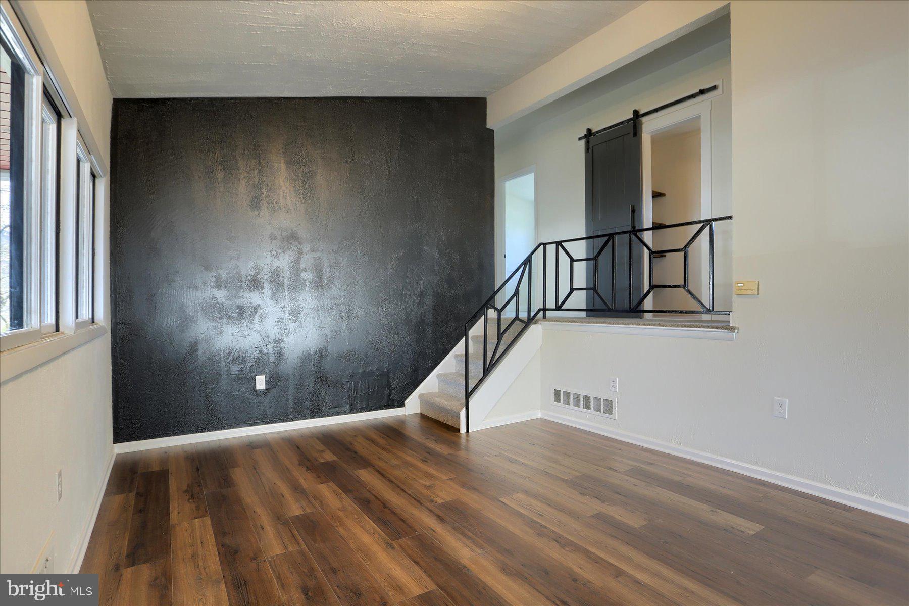 FOREST HILLS - Residential